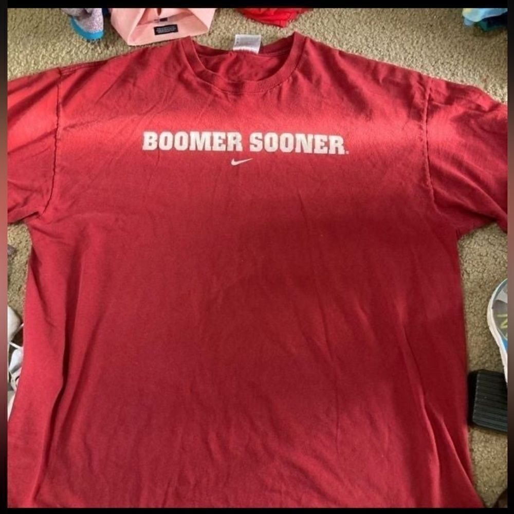 Vintage Nike Team Oklahoma Sooners Tshirt